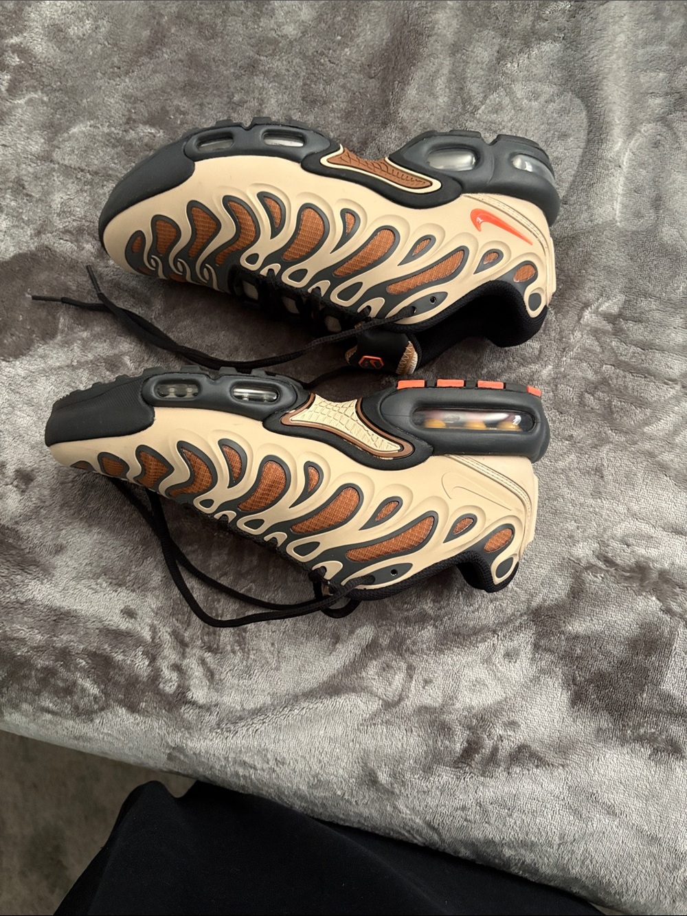 Nike Men’s Air Max Plus Drift - Picture 5 of 6